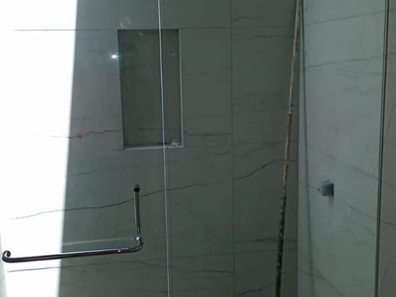 Puerta de baño en Picaya 