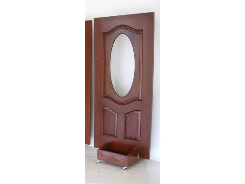 Puerta de madera color chocolate Mexico
