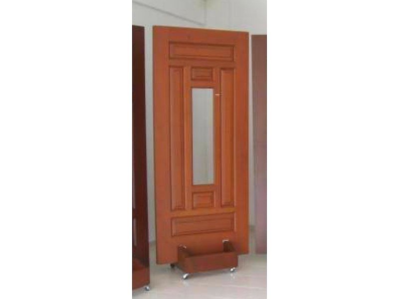 Puerta de madera color café Mexico