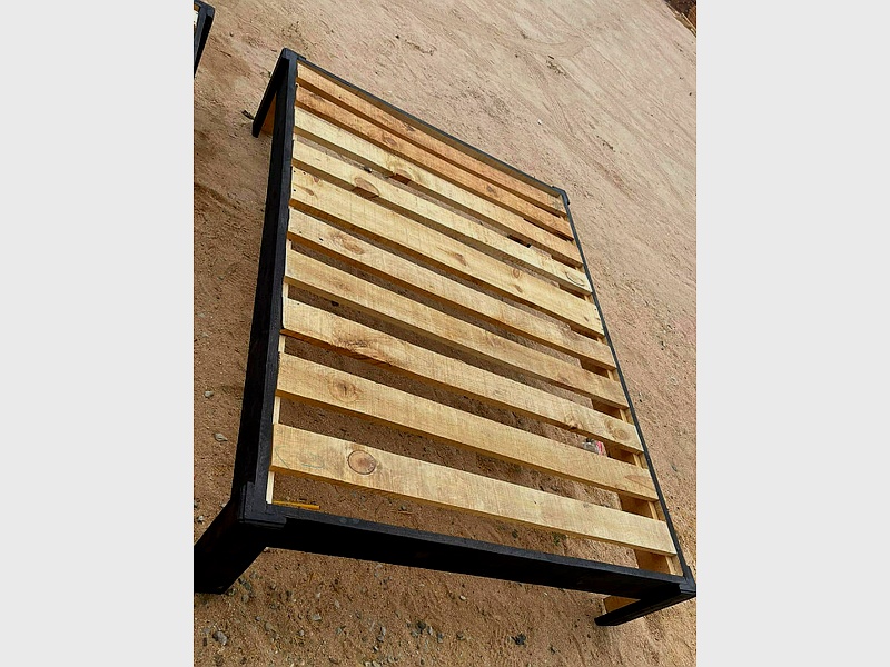 cama negra base madera México