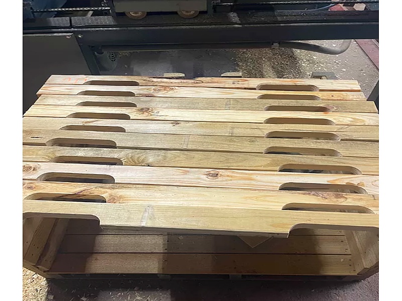 Piezas de madera cortadas para palés México