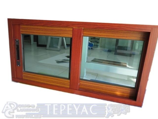 Ventana de madera y vidrio México