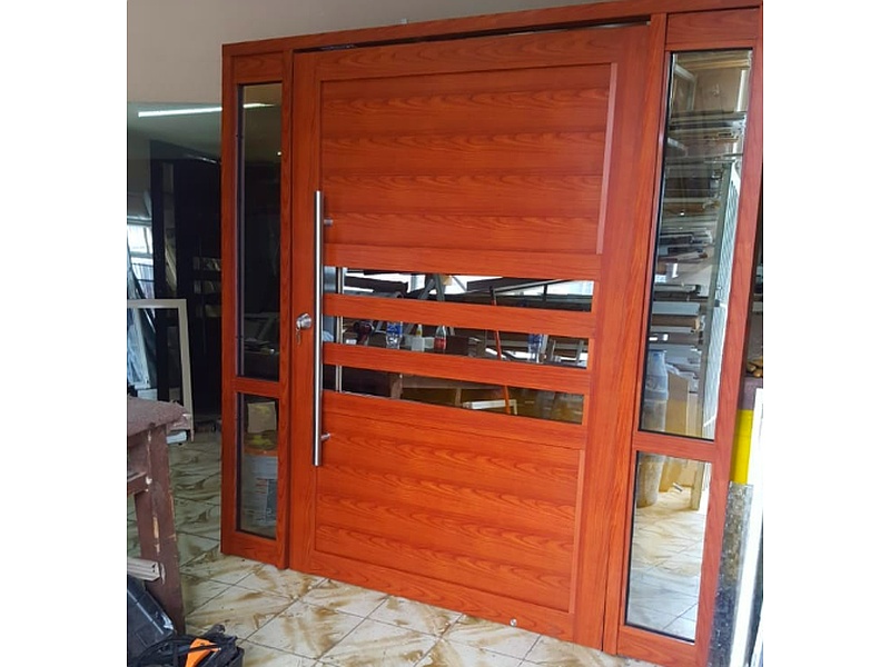 Puerta caoba México Vidrios y Aluminios Santa Barbara
