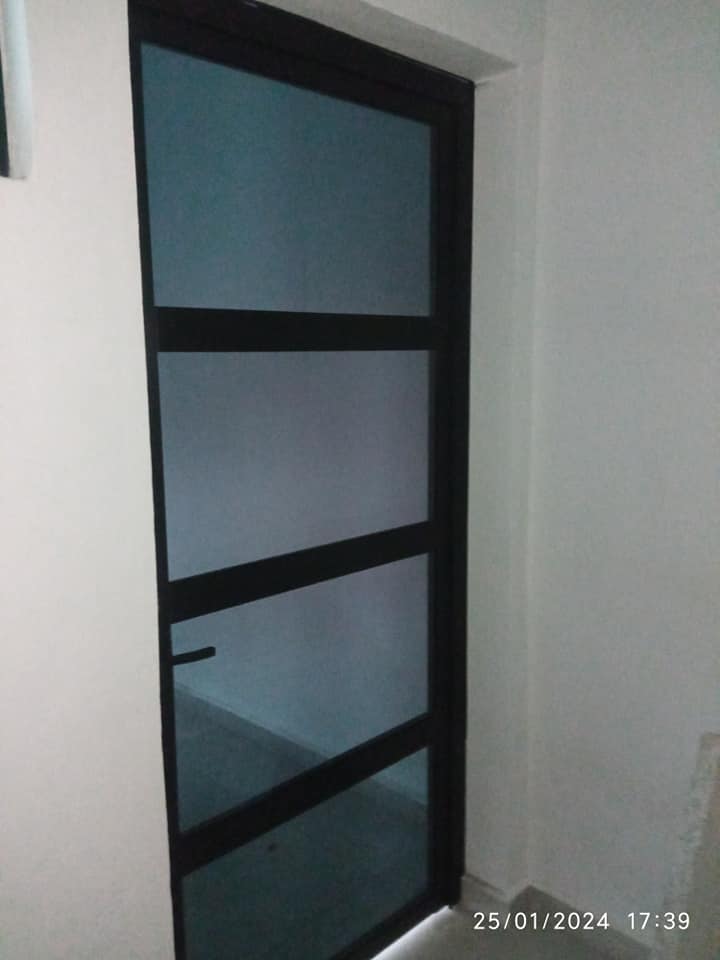 Puerta Negra Aluminio México