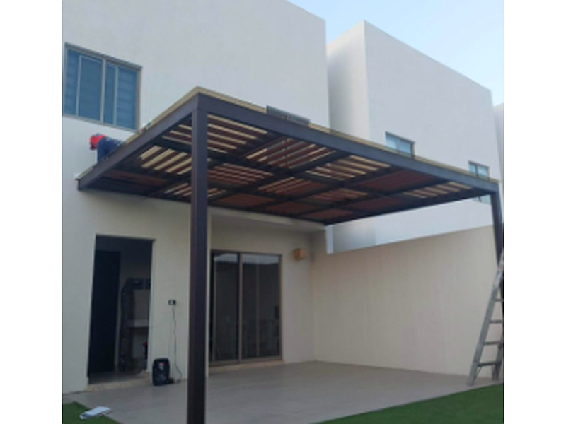 Estructura con pérgola de acero México INNOVADOMOS