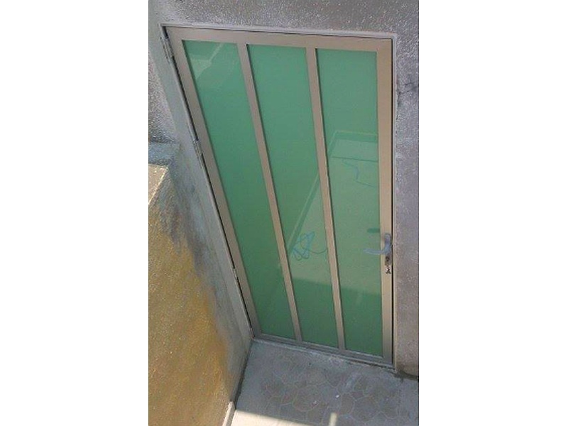 PUERTA DE VIDRIO SIMPLE COLOR VERDE MEXICO