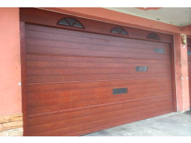 Portón Garaje de Madera México