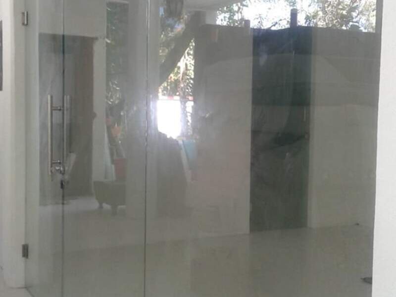 ventana de vidrio en Puerto Vallarta 