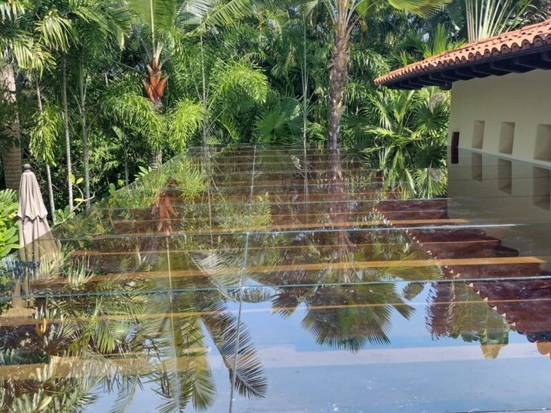 ventana de vidrio en Puerto Vallarta 1