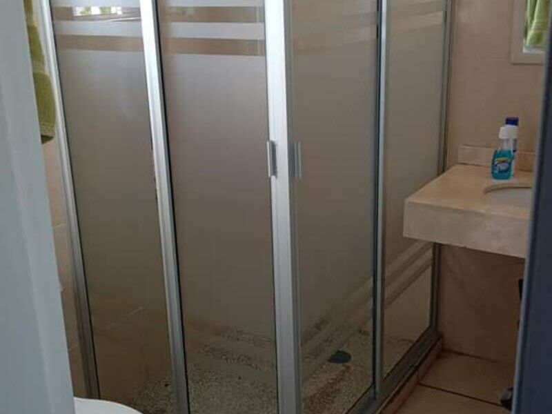 puerta de baño en Puerto Vallarta 1