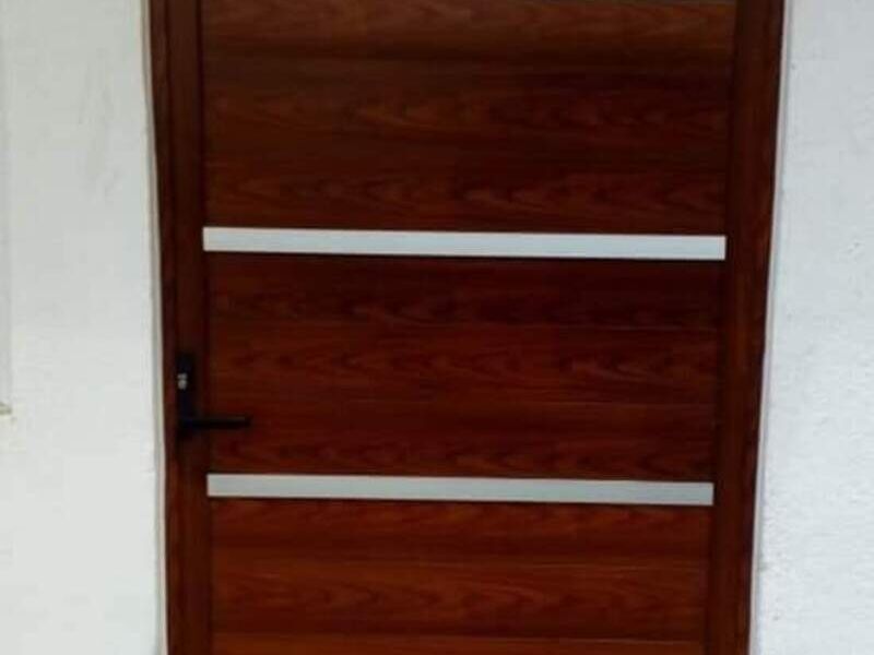 Puerta madera con aluminio Puerto Vallarta 