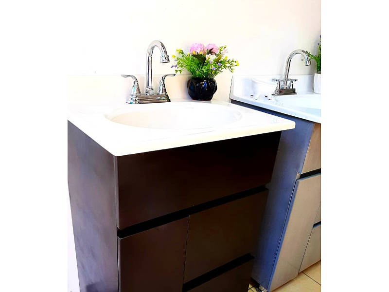 Mueble con grifería baño México 