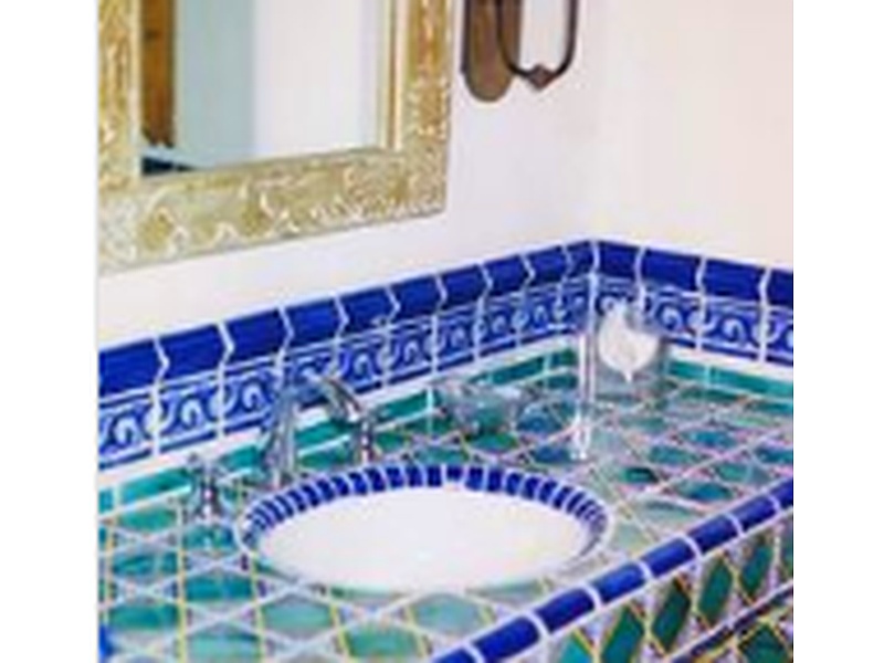 Piso con diseño en color azul México AZULEJOS TALAVERARA GODINEZ