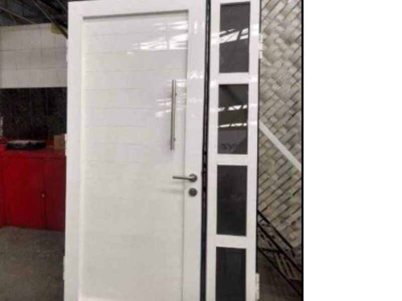 Puerta de aluminio Gustavo A. Madero