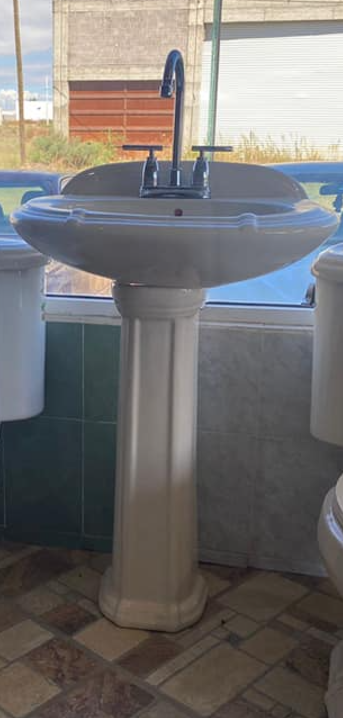 Lavabo + Pedestal  México