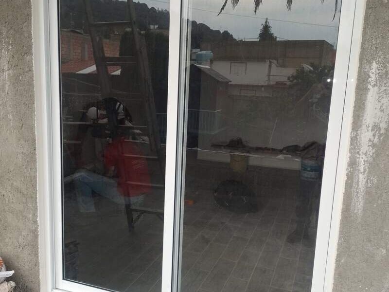 Puerta de aluminio blanco méxico