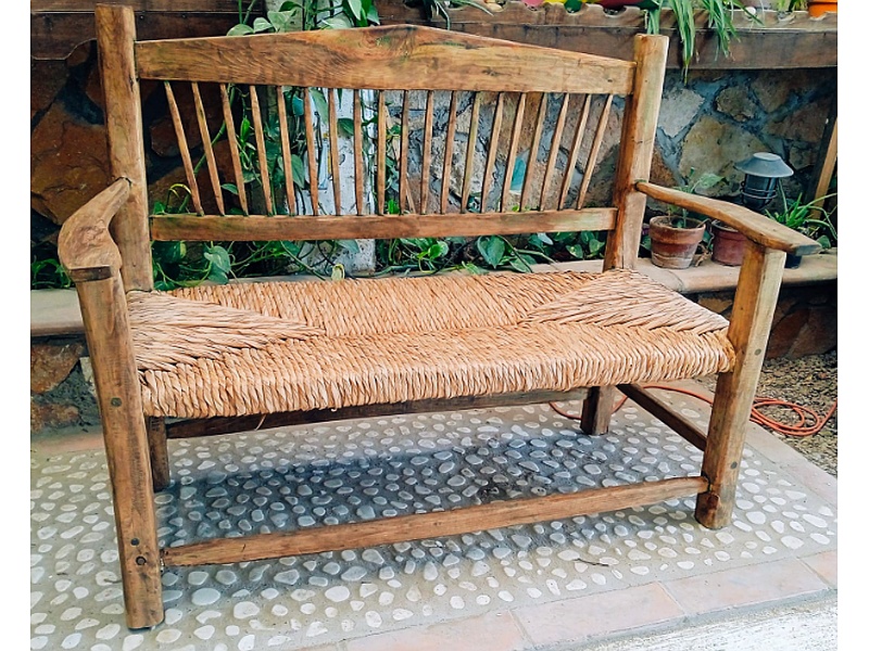 Silla exterior de madera México