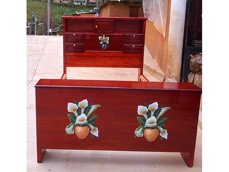 Cama café tipo madera México