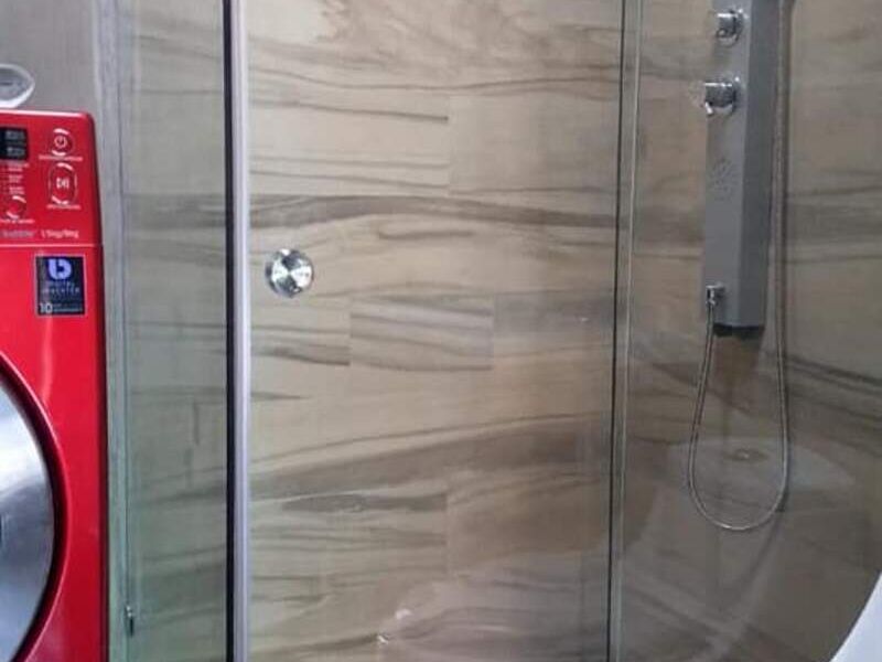 Modular de baño diseño cuadrículado México