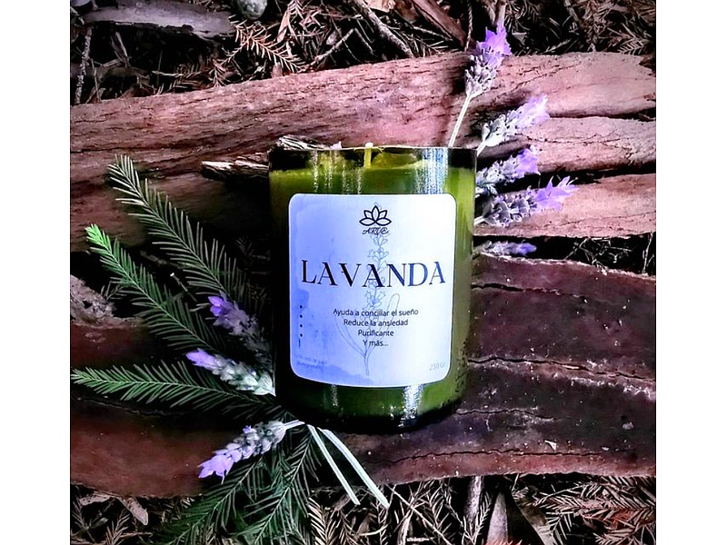 Vela con cuarzos y aroma de LAVANDA
