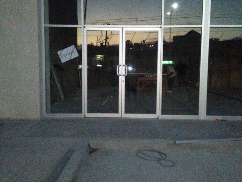 Puerta de aluminio en Tijuana 