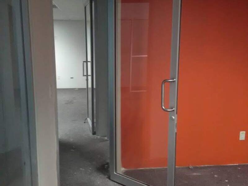 Puerta de aluminio 3 en Tijuana 