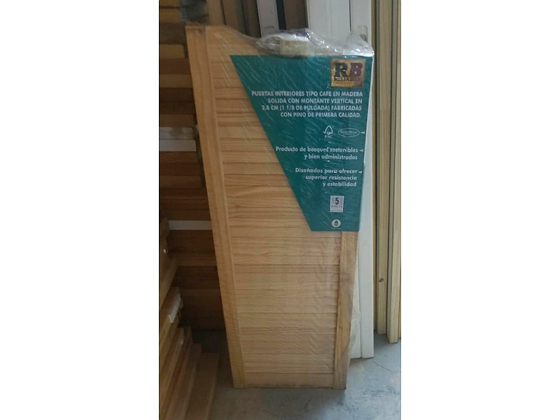 Puerta interior tipo café en madera México