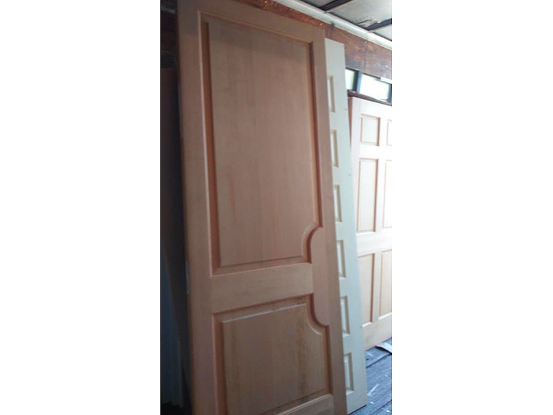 Puerta abatible de madera México