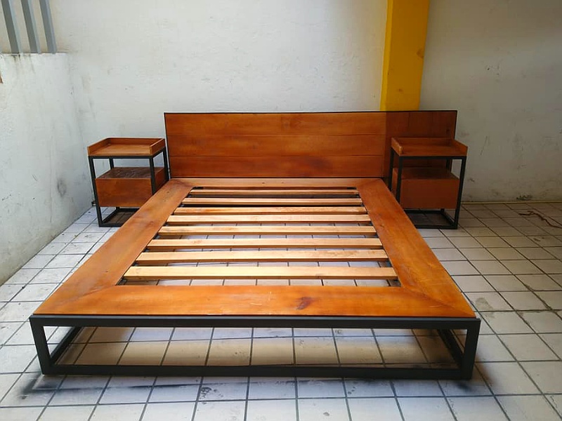 Cama matrimonial en madera México