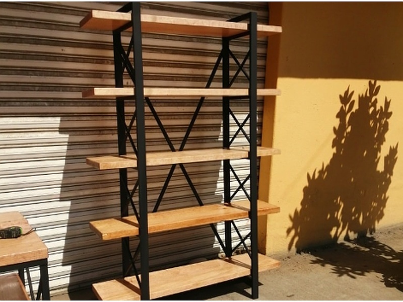 Estantería en madera y acero México