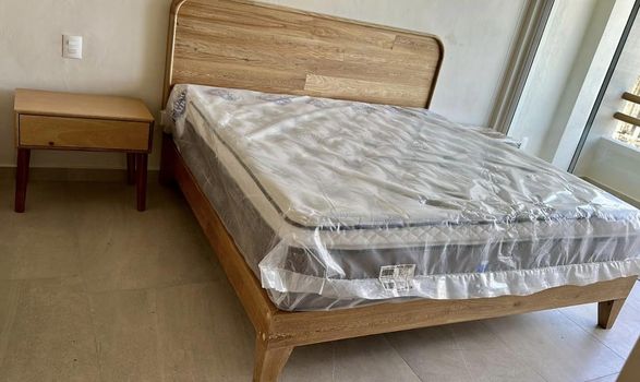 Recámara king size en madera de rosa morada CDMX  