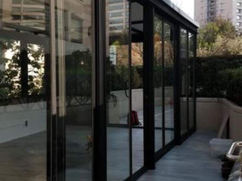Puerta de vidrio para entrada de edificio