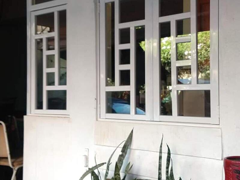 Ventana blanca de madera méxico