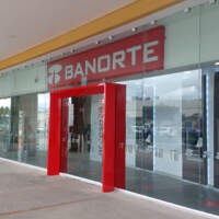 Diseño en vidrio y aluminio