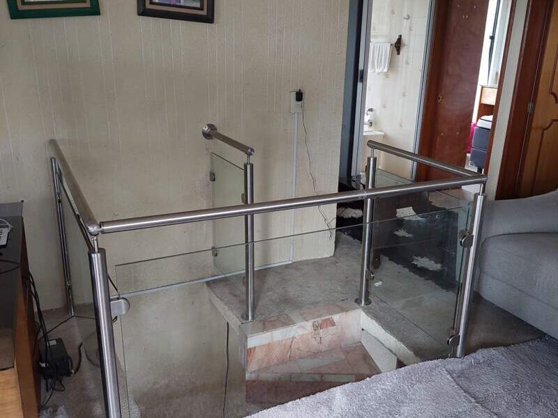 Pasamanos de aluminio para segundo piso