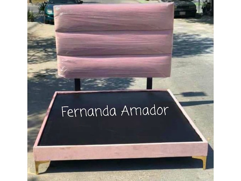 Cama color rosa Mexico