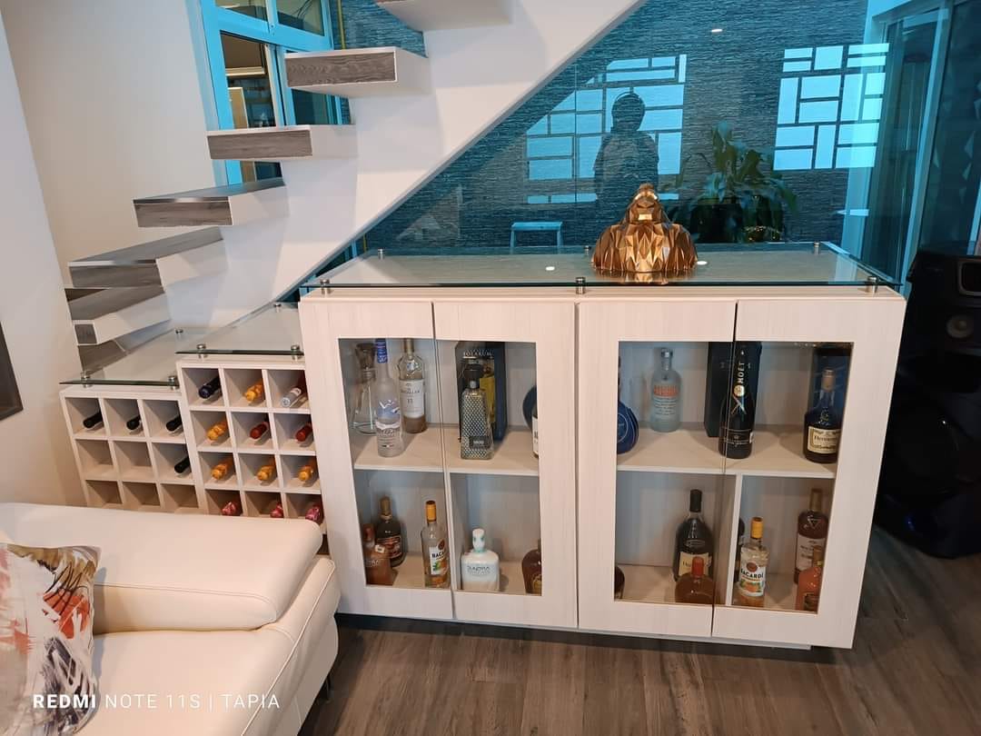 Cantina-bar-cava debajo del Espacio de las Escaleras México
