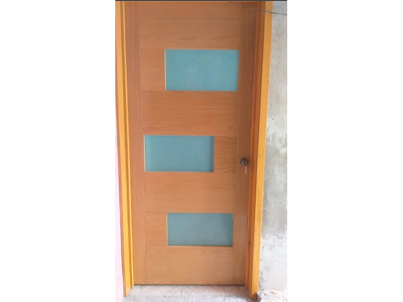 Puerta en melamina café con vidrio Mexico Muebles zamora