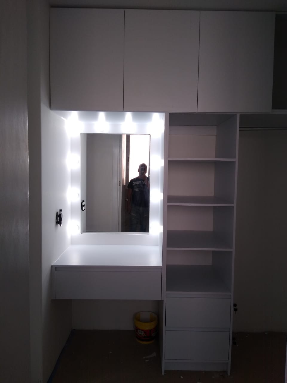 Mueble con luces Valle