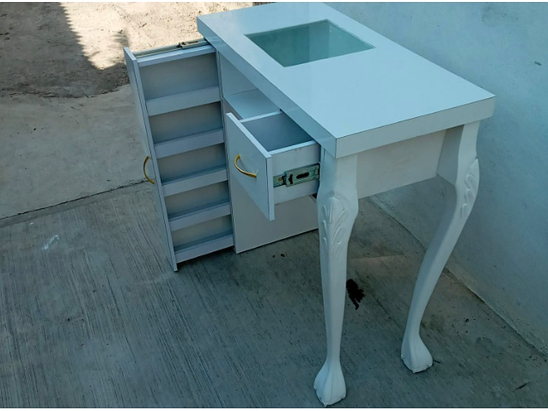Escritorio clásico México Muebles para estética Crïsmar"