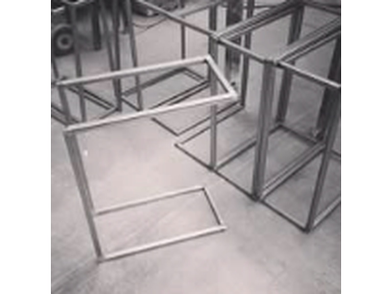 Mesa de centro de sala en aluminio México MENDOJA