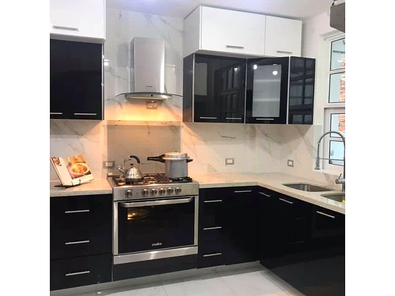 Modular de cocina color negro brillante CDMX Muebles de Cocina Integrados