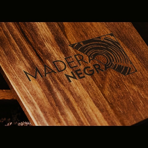 Muebles Madera Negra