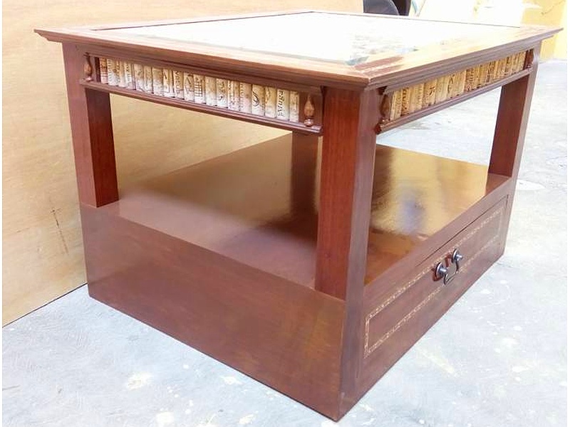 Mesa de centro con corchos CDMX Marck Ebanisteria muebles sobre diseño