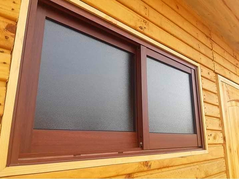 Ventana en Madera Maciza México