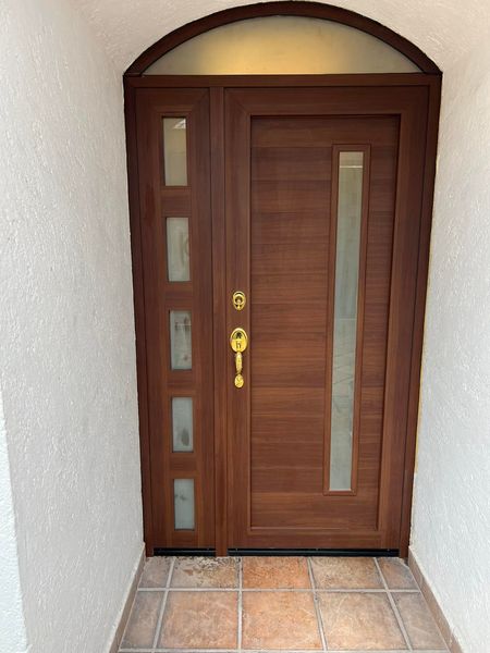 Puerta residencial línea española CDMX