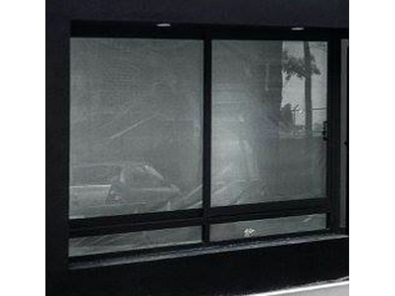 Ventana de Aluminio Negro México