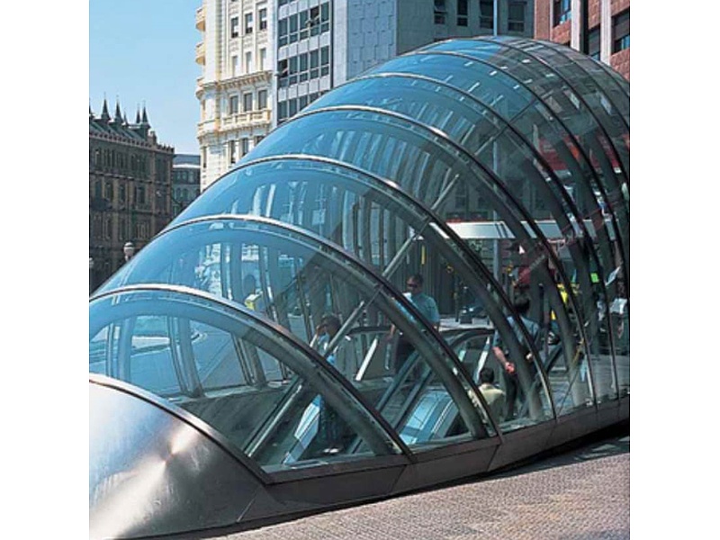  estructura arquitectónica moderna entrada estación de vidrio y metal MEXICO
