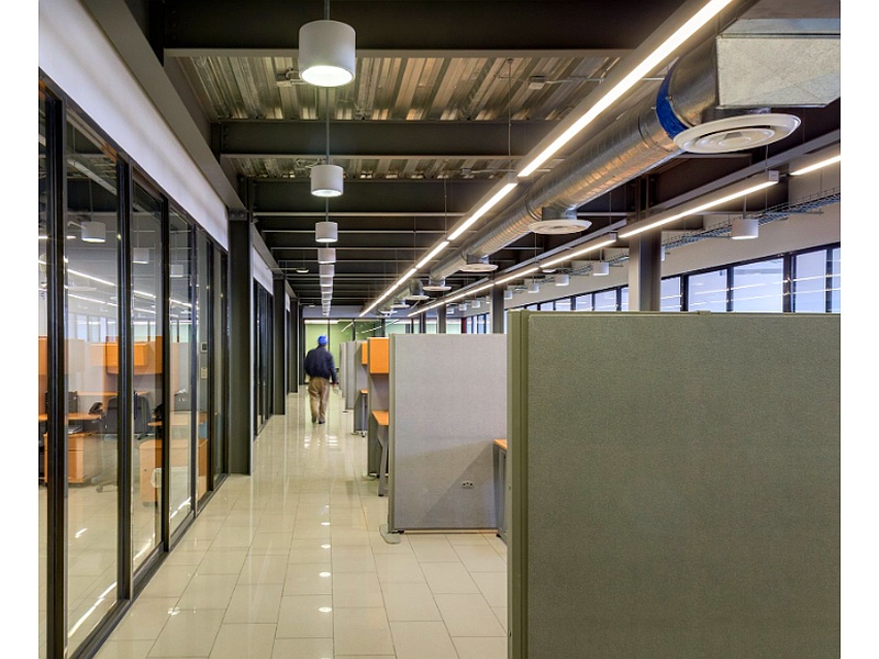 Instalación de luminarias en oficinas México DAS Arquitectura