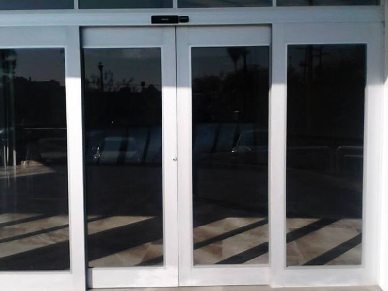 PUERTAS DE ALUMINIO